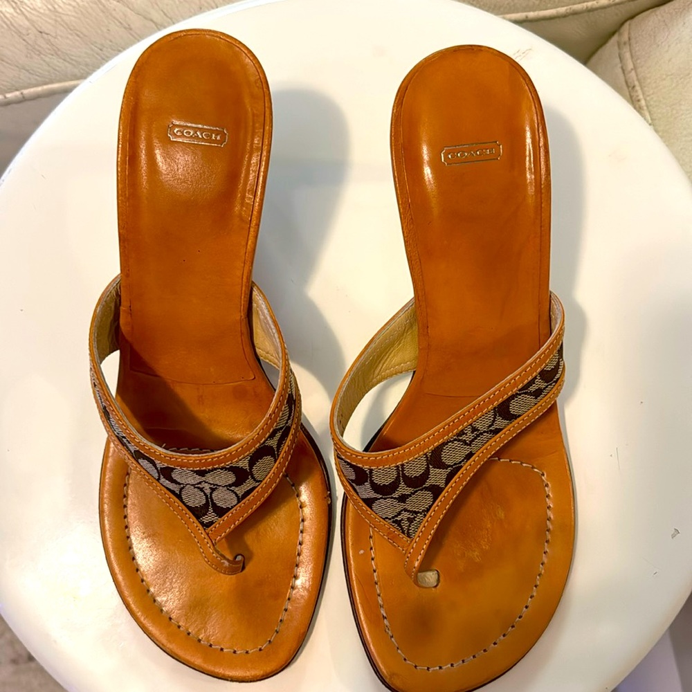 Coach Thong Heels Size 8.5